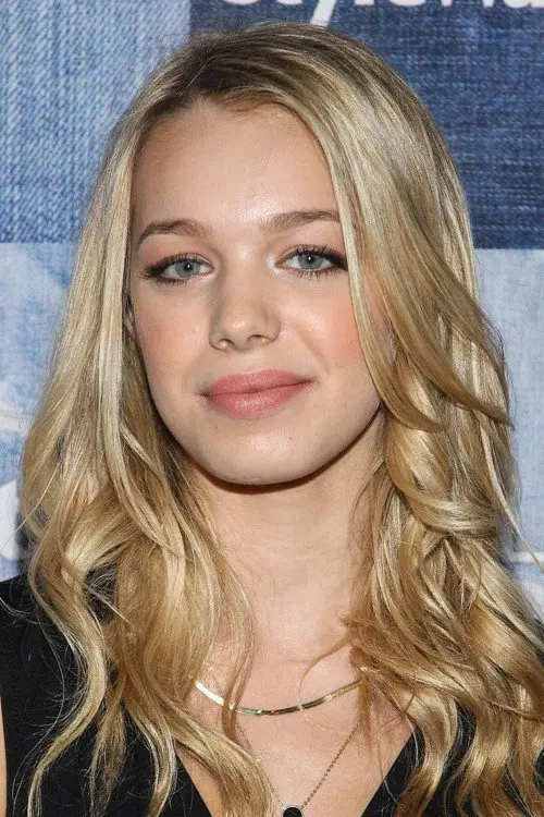 Фото Sadie Calvano