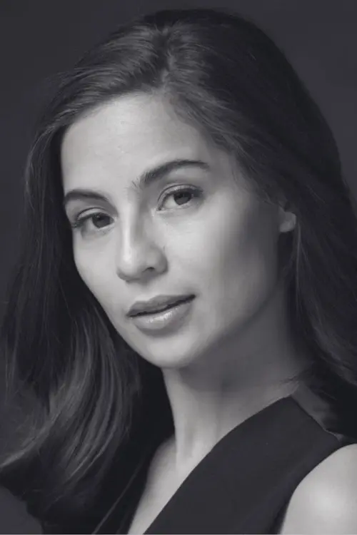 Фото Jasmine Curtis-Smith