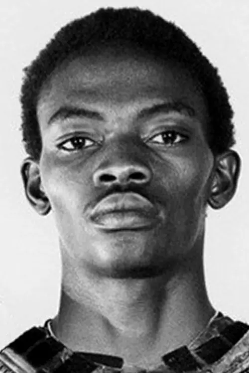 Фото Bolaji Badejo