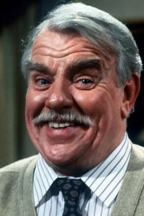 Фото Windsor Davies