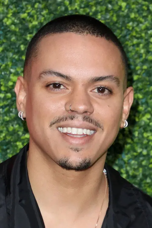Фото Evan Ross