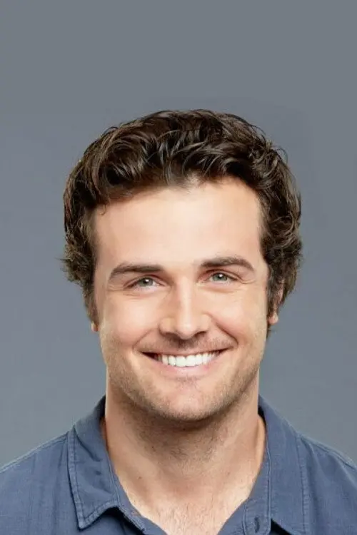Фото Beau Mirchoff