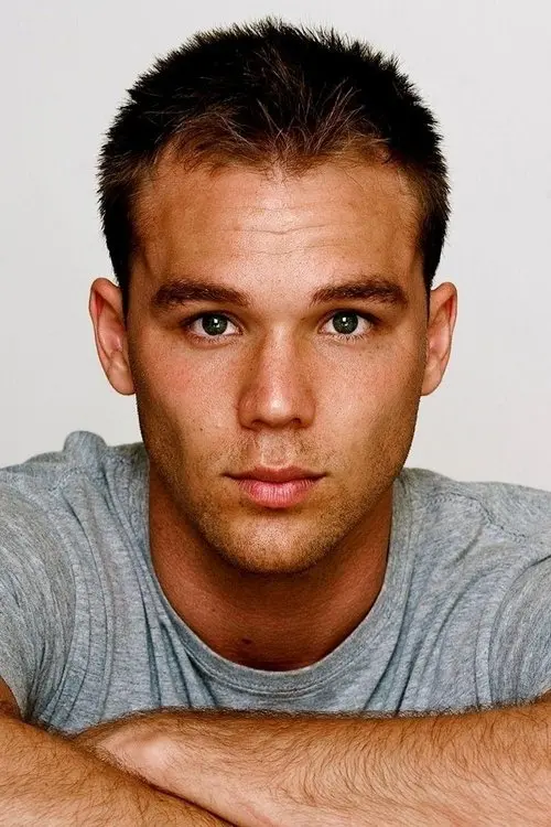 Фото Lincoln Lewis