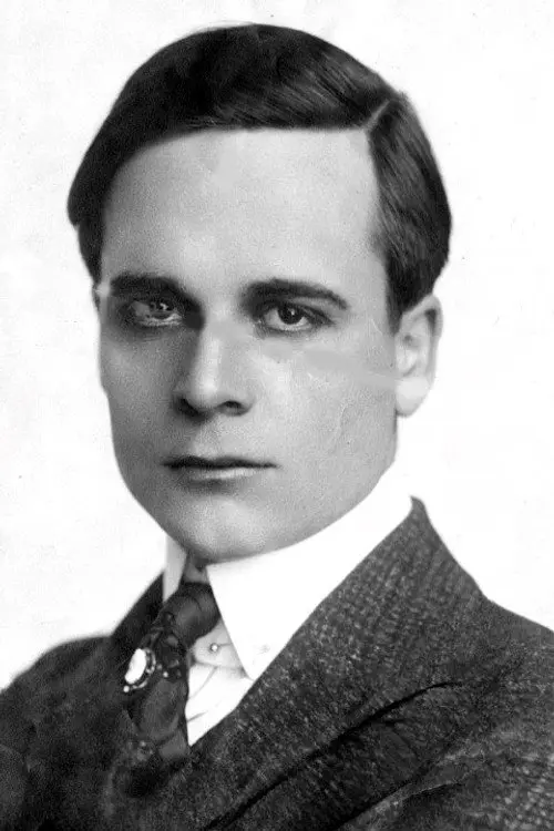 Фото Edmund Cobb