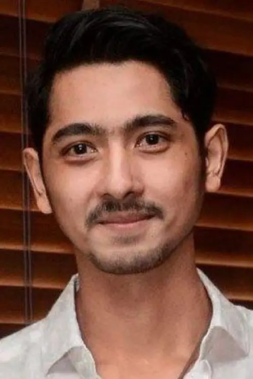 Фото Arya Saloka