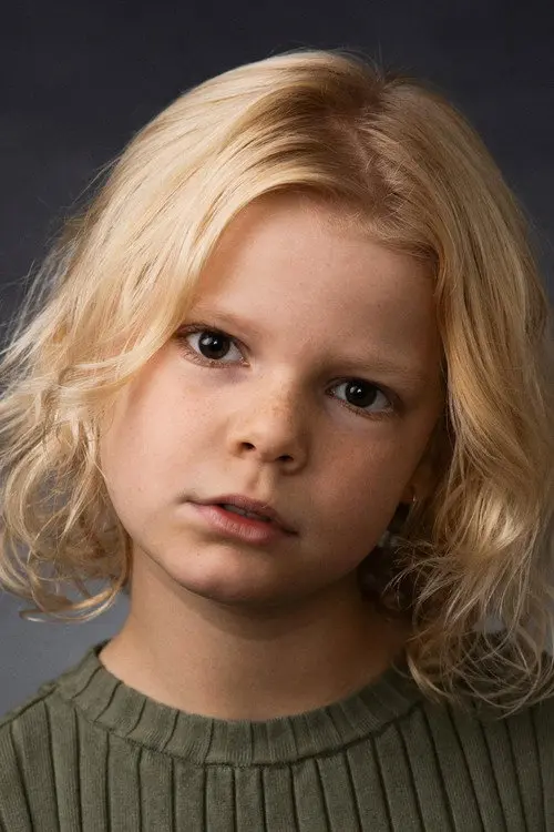 Фото Ava Knox Martin
