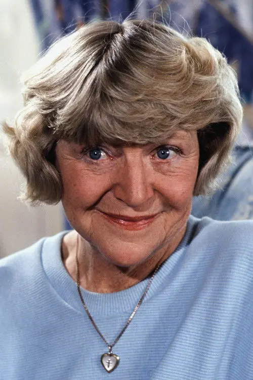 Фото Dora Bryan