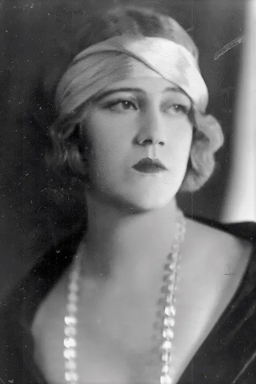 Фото Maude Wayne
