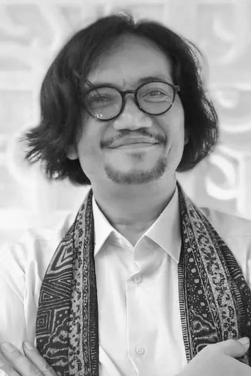 Фото Whani Darmawan