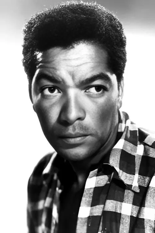 Фото Earl Cameron