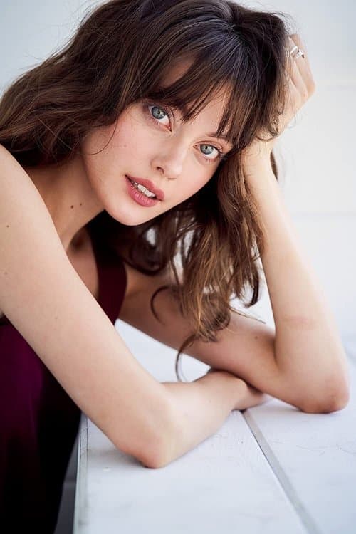 Laura Dennis photo