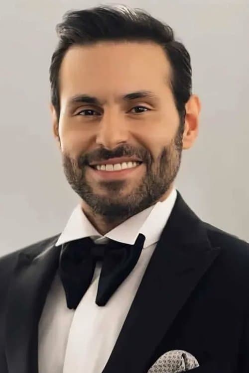 Фото علي كاكولي