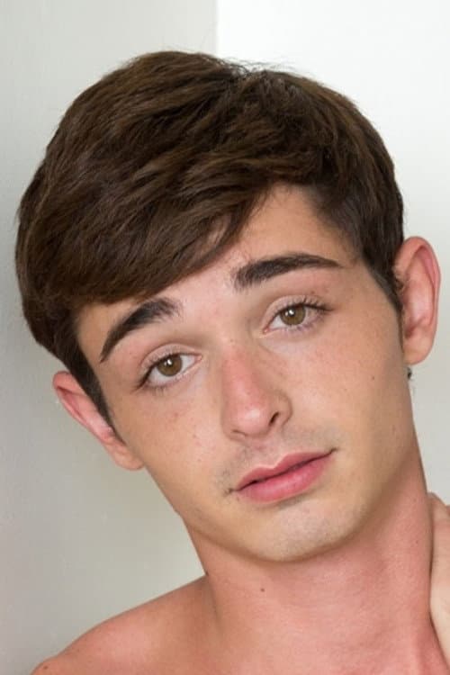 Grayson Lange photo