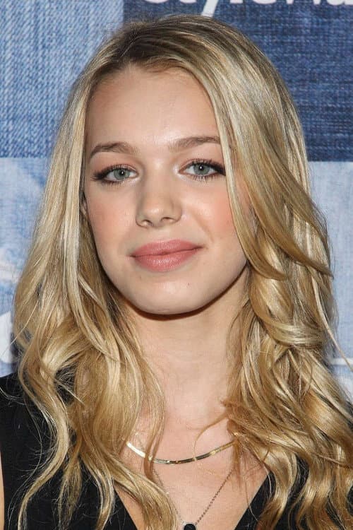 Фото Sadie Calvano