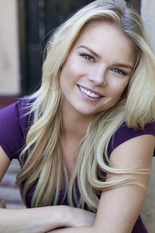 Фото Kelli Goss
