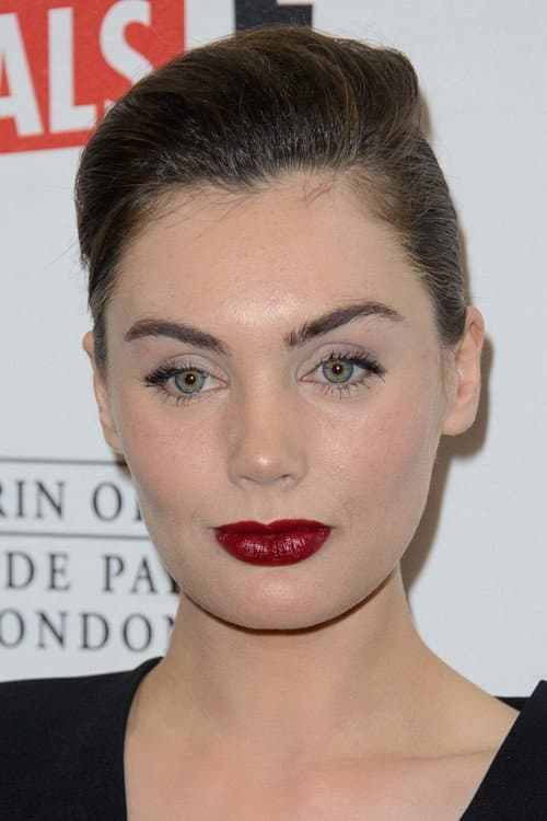Фото Poppy Corby-Tuech