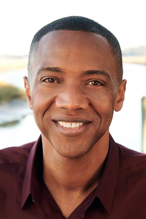 Фото J. August Richards