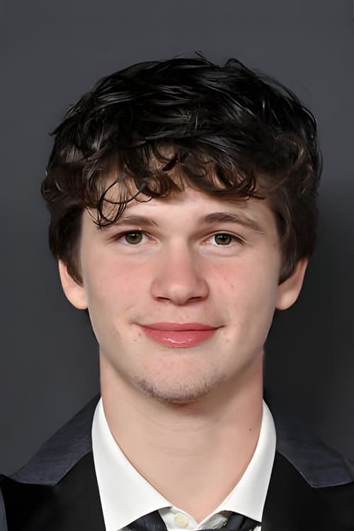 Gabriel Bateman photo