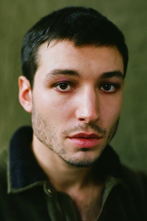 Езра Міллер photo