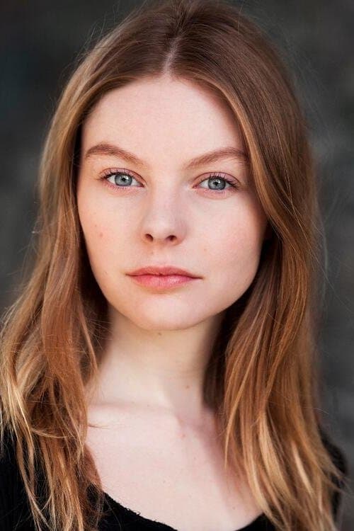Фото Nell Hudson
