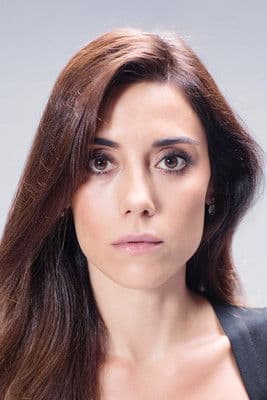 Фото Cansu Dere