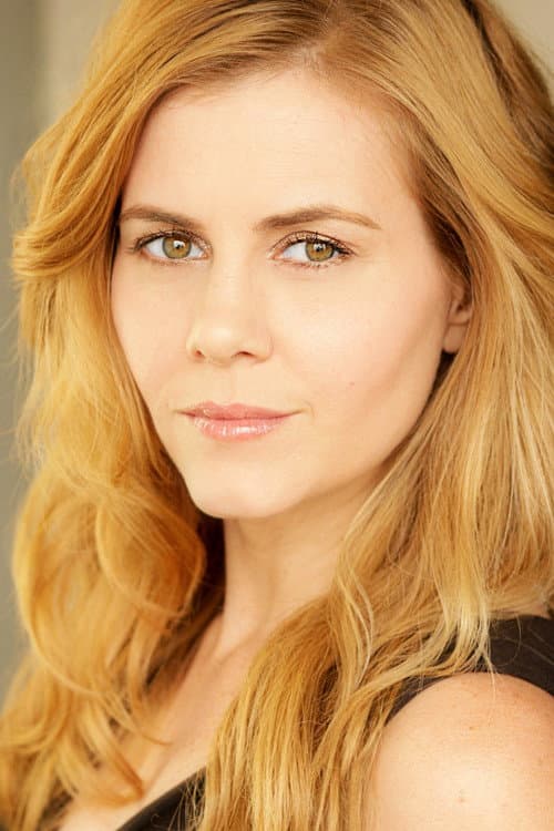 Christie Lynn Smith photo