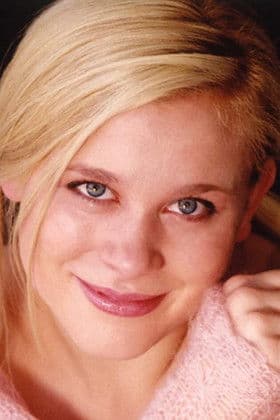 Tarah Paige photo