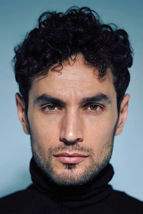 Фото Adam Bakri