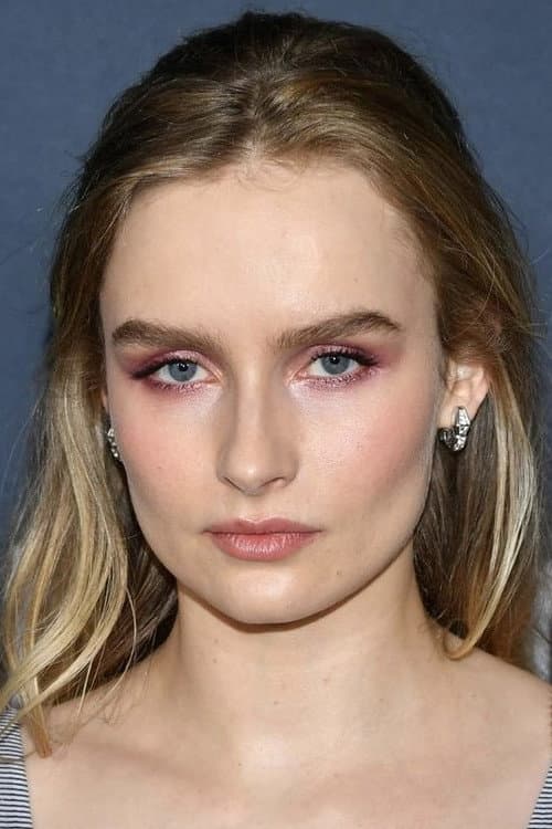 Olivia DeJonge photo