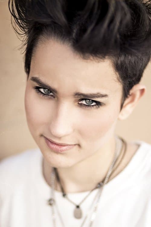 Фото Bex Taylor-Klaus