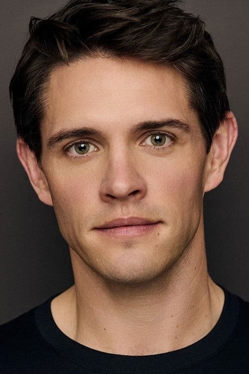 Фото Casey Cott