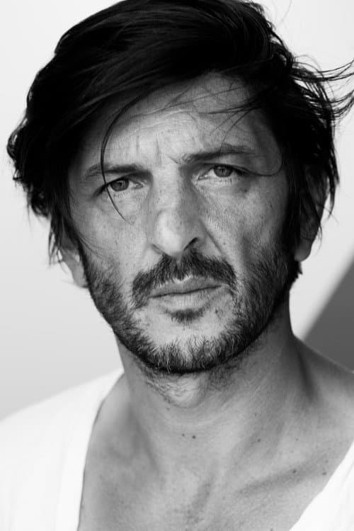 Фото Raphael Roger Levy