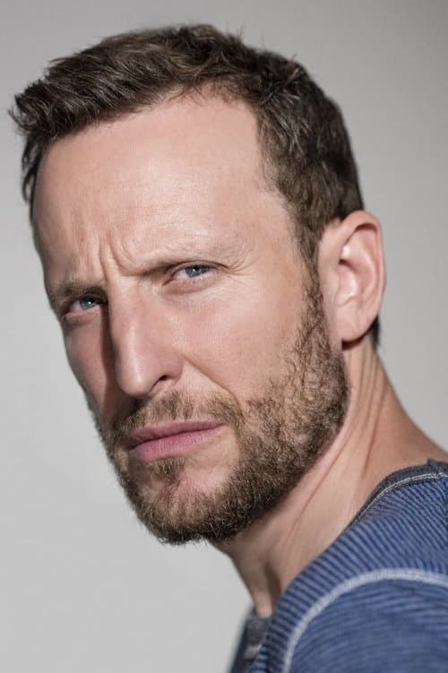 Фото Bodhi Elfman