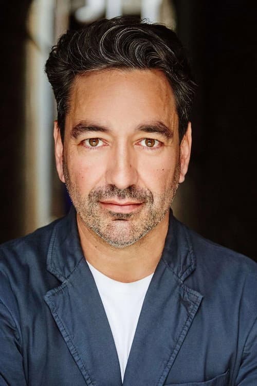 Alex Papps photo