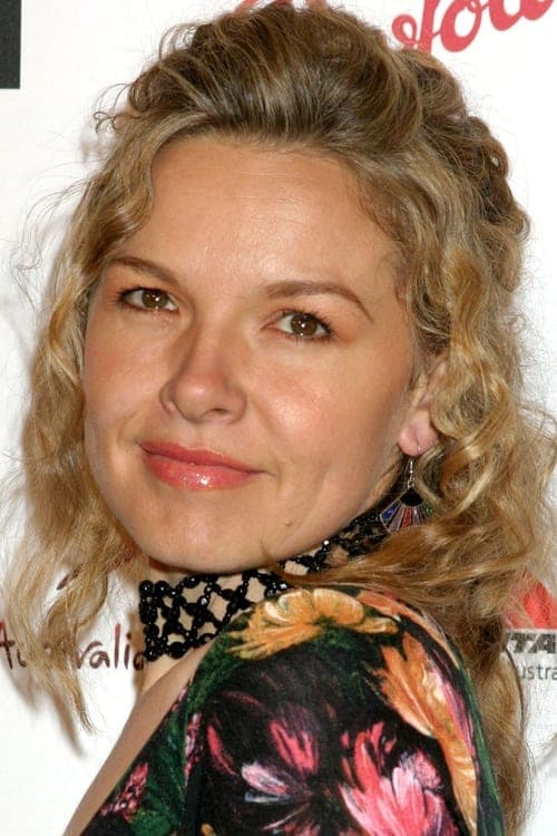 Фото Justine Clarke
