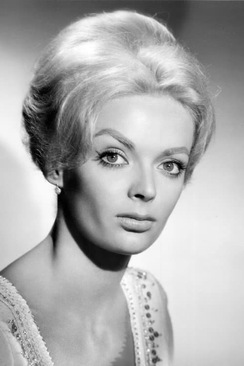 Фото Barbara Steele