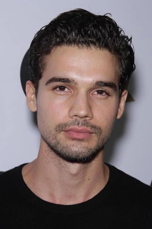 Фото Steven Strait
