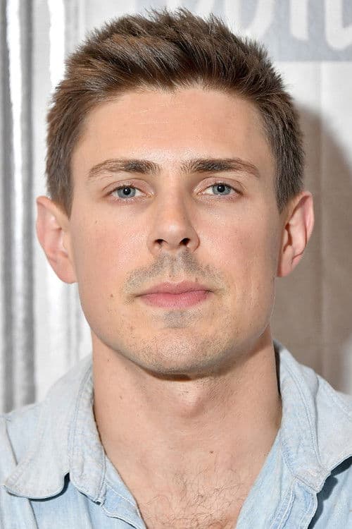 Chris Lowell photo
