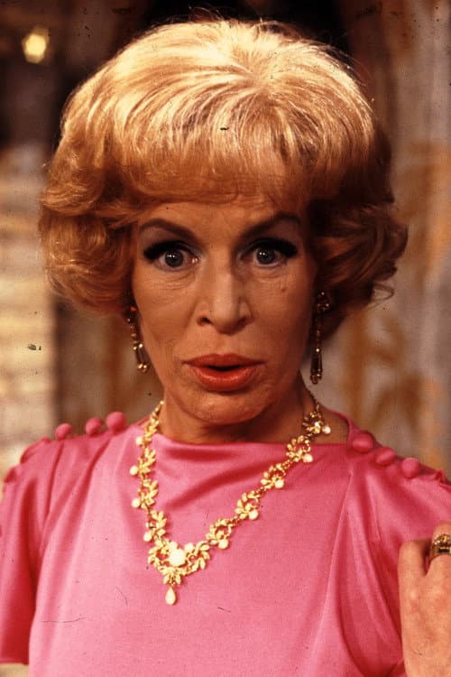 Фото Yootha Joyce