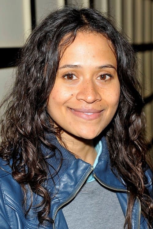 Фото Angel Coulby