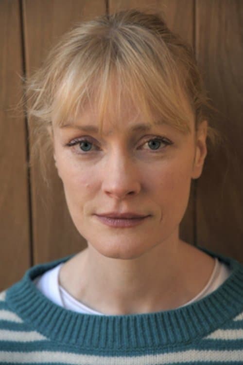 Claire Skinner photo