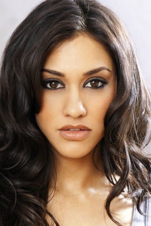 Фото Janina Gavankar