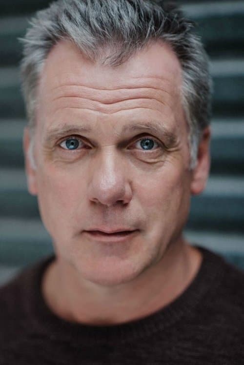 Erik Thomson photo