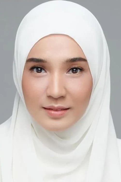 Dhini Aminarti photo