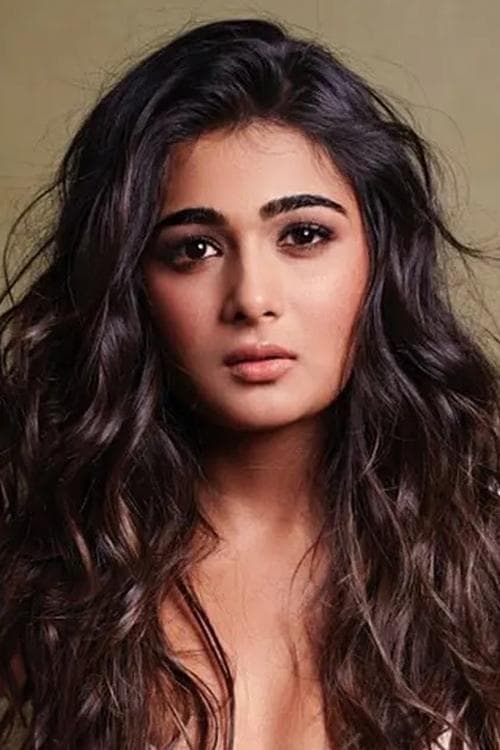 Shalini Pandey photo