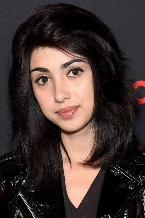 Alexa Mansour photo