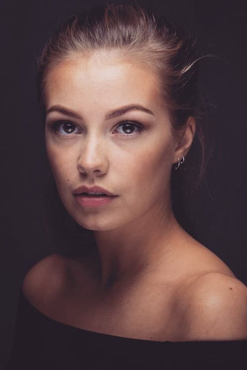 Julia Bender photo