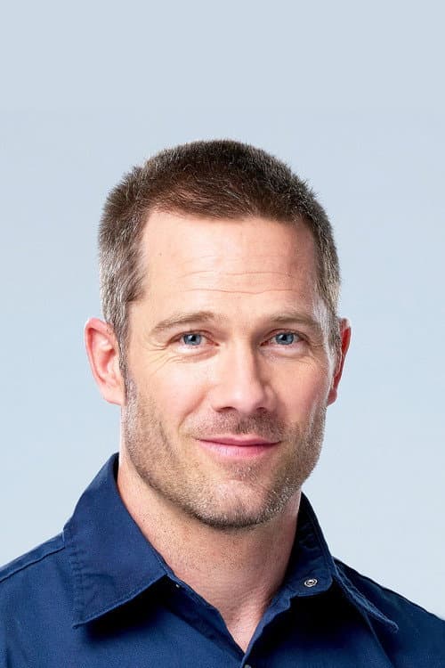 Фото Luke Macfarlane