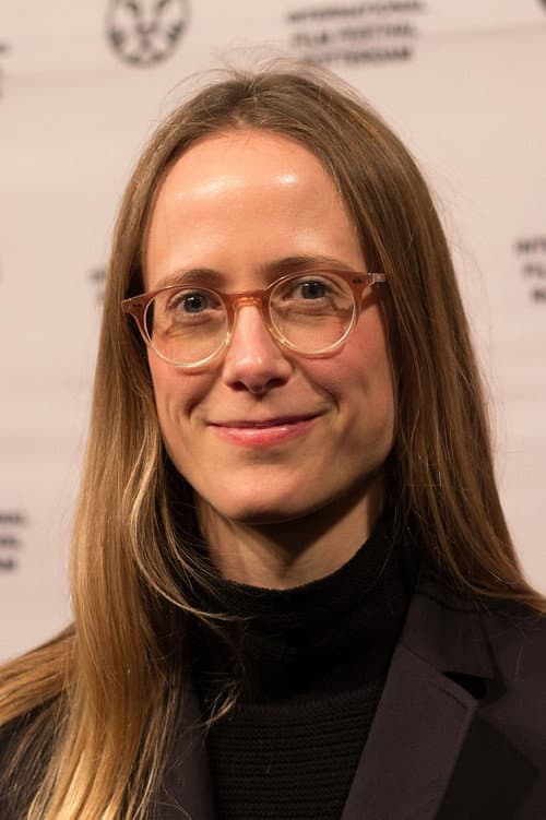 Claire Oakley photo
