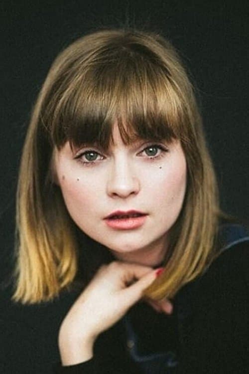 Фото Лола Петтікрю